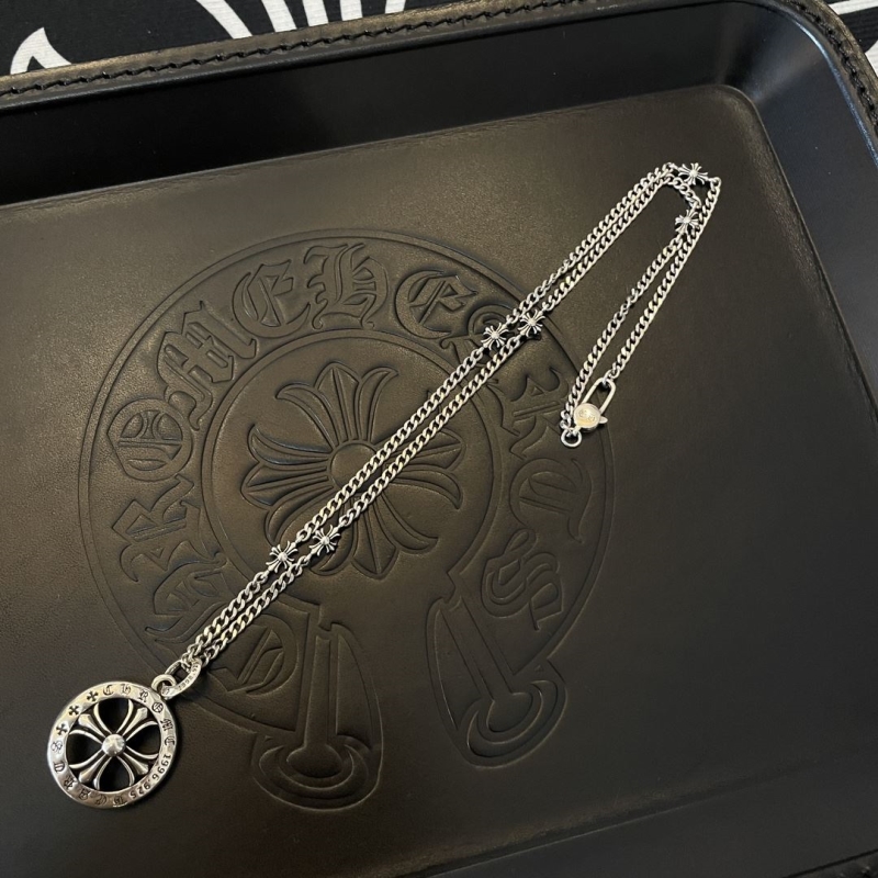 Ch**me He**ts necklaces